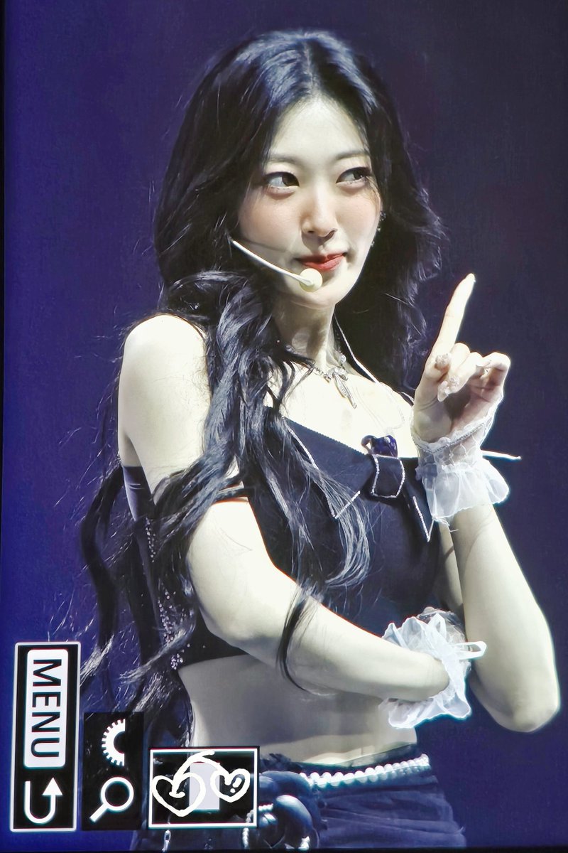 𝑪𝒉𝒆𝒓𝒓𝒚 𝒊𝒏 𝒕𝒉𝒆 𝑪𝒉𝒐𝒆𝒓𝒓𝒚 🍒 tweet media