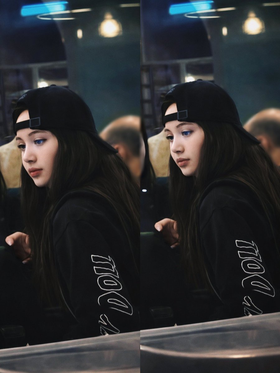 Everything is fluttering around me 😵‍💫