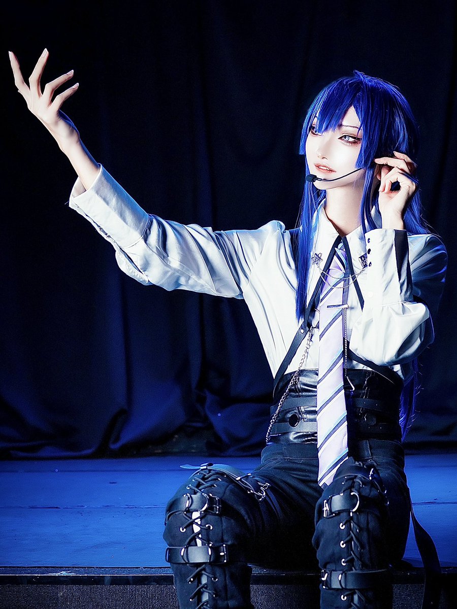 cos 2434 ngoki
.
.

                 ＂ マイクにただ優しいキスして ＂

.
.