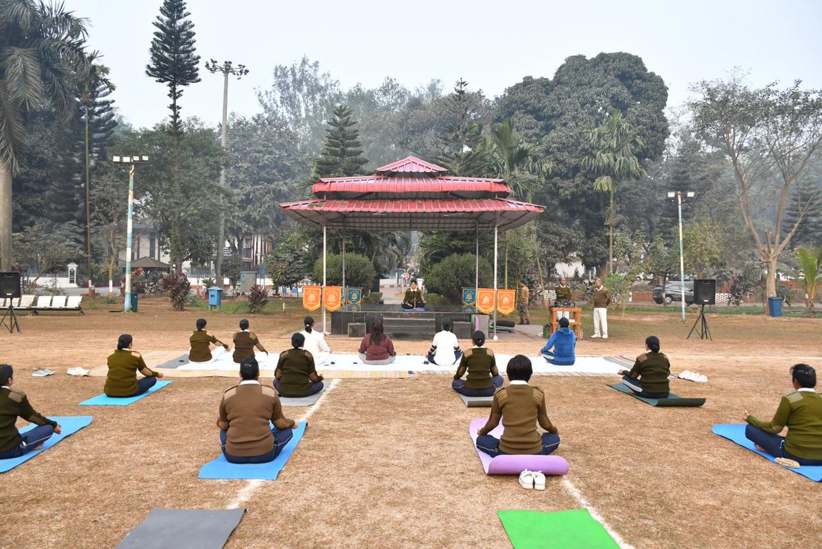 Families and mahilla  personnel of GC Guwahati CRPF are actively benefitting from yoga training conducted by trainer Constable (Mahila) Sonmani Hira, promoting health, wellness, and positive lifestyle <a href="/cwacrpf/">CWA CRPF</a>, <a href="/crpfindia/">🇮🇳CRPF🇮🇳</a>
