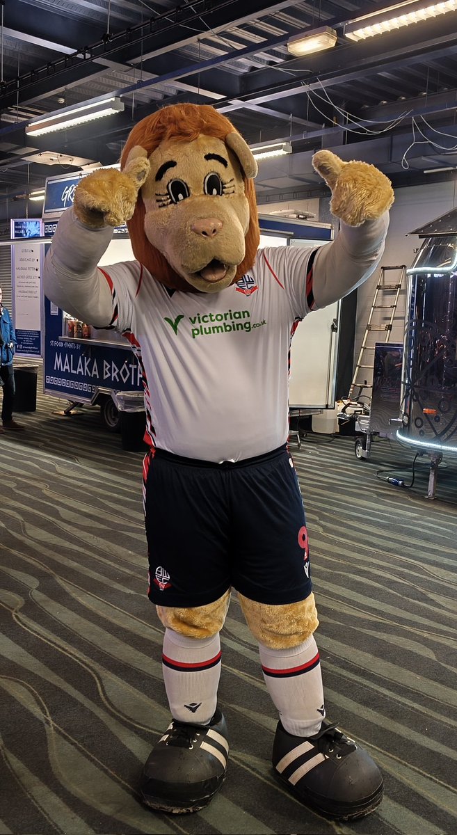 Lofty is currently in the Indoor Fanzone. Come and say hi and don't forget to tag us in your photos! 🦁 ⚽ #bwfc