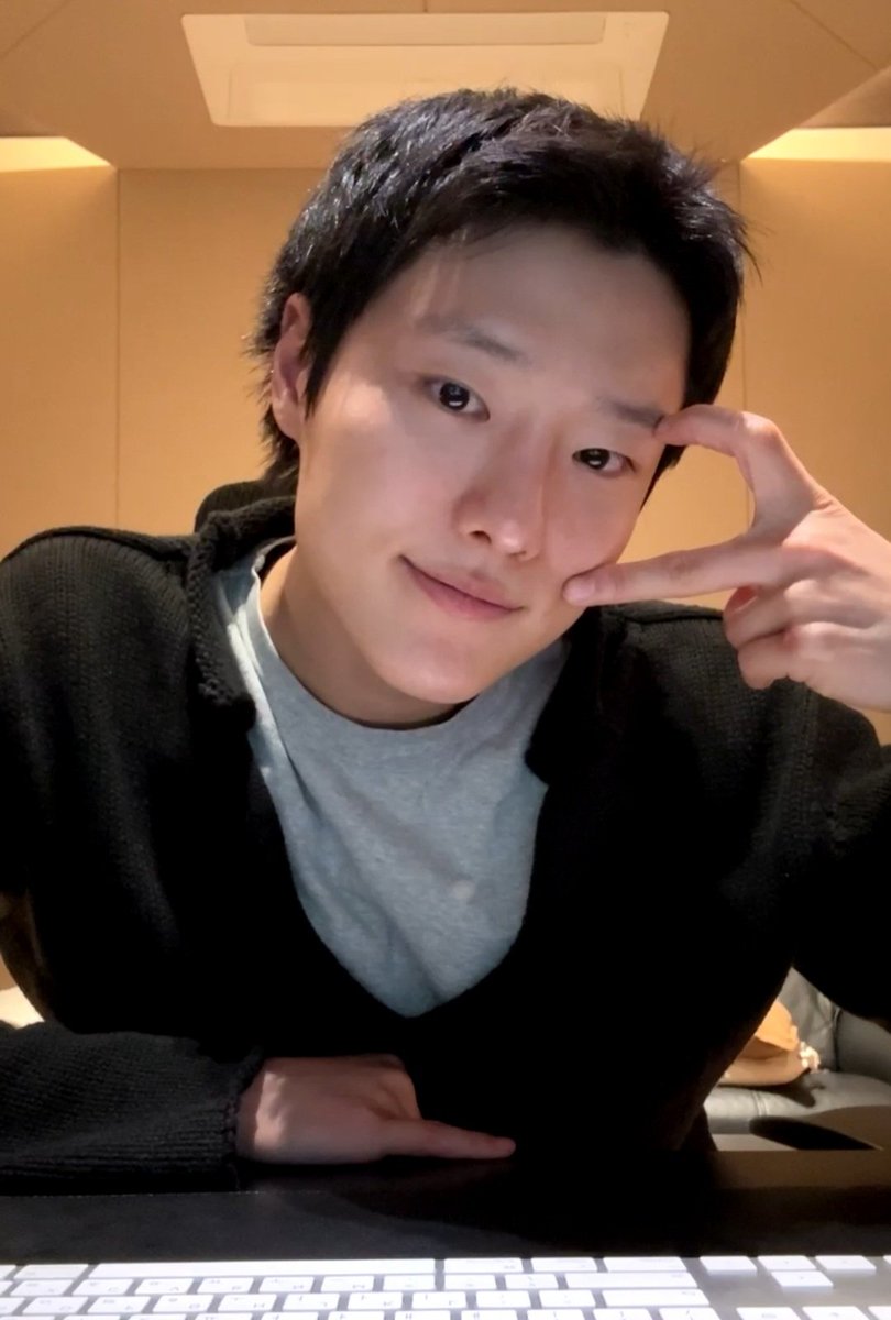 내복입으라 잔소리하고 이쁘게 캡쳐🤭

#조승연 
#우즈