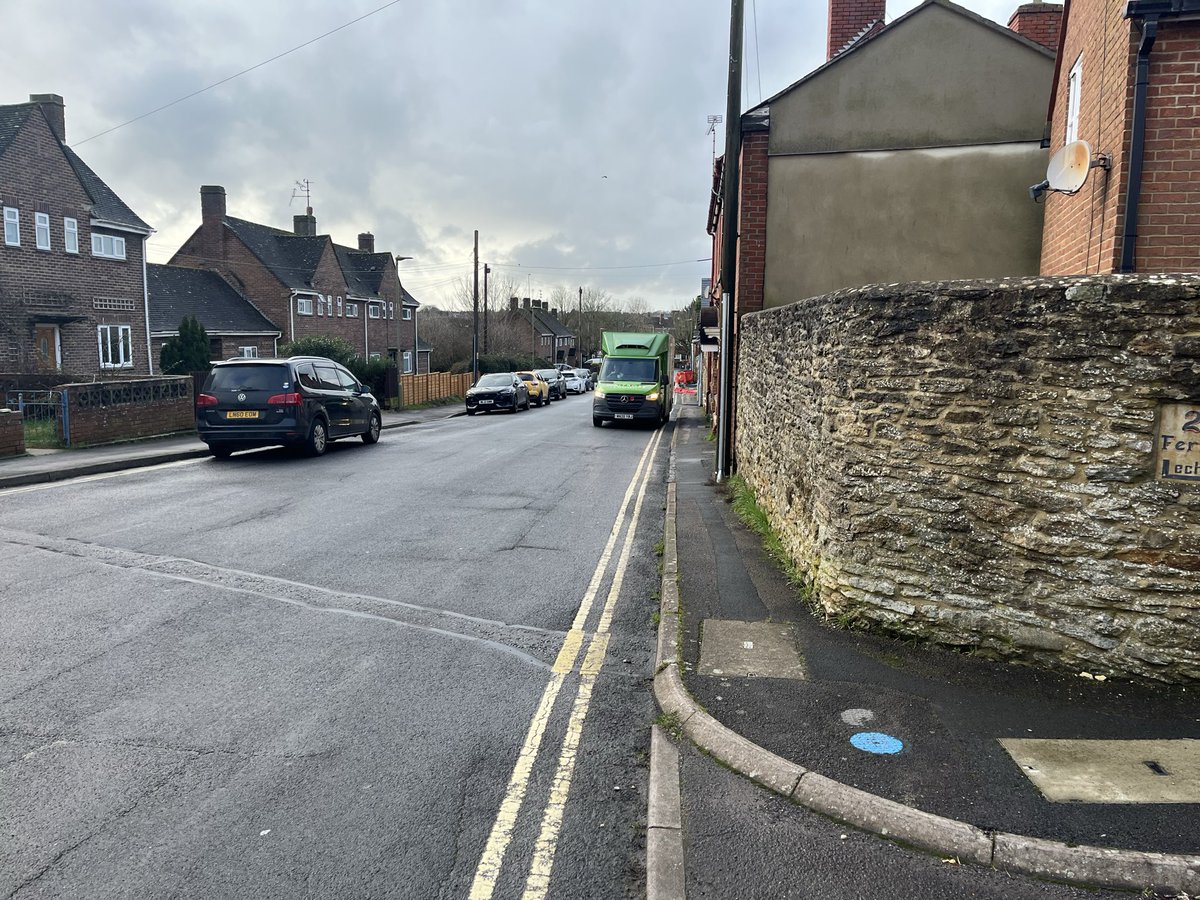 petestevuk's tweet photo. @waitrose please teach your delivery drivers to read the road.  There was parking opposite the property but yet they choose to park opposite parked cars… https://t.co/fJvwbVv1kZ