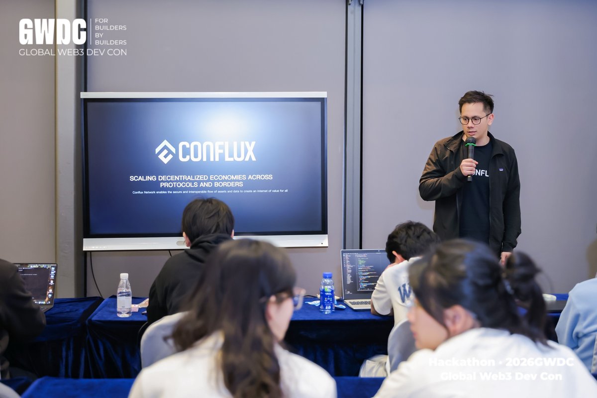 🔥 #GWDC2026 黑客松正式开启！
舞台点燃，主持人揭晓规则与奖项，激情满满！
来自 TRON、Conflux、Pharos Network 的代表现场发布 Bounty 细节，挑战与机遇并存。
紧接着开放麦环节，创意自由碰撞，队伍现场组建，灵感瞬间迸发！
最后，黑客松正式拉开战幕 —— 代码与梦想在此交织，未来由你书写！
