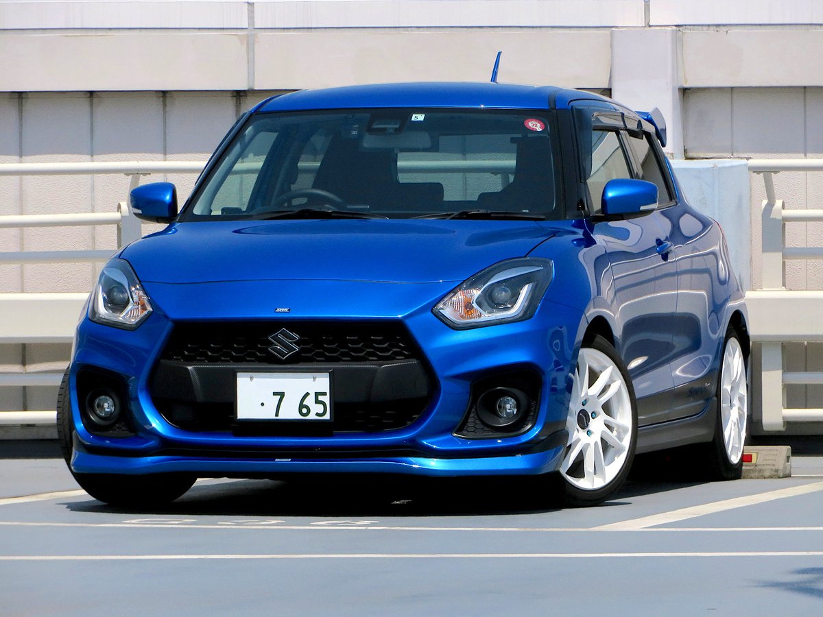 スピーディーブルーメタリック
車特有の色と関係ない単語が含まれる塗装色w
スイスポと言えばチャンピオンイエローだけど、自分は青い車に乗りたかったので。
 #あなたの愛車は何色の何