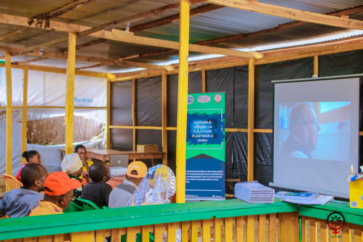 Initiative des jeunes filles en action tweet media