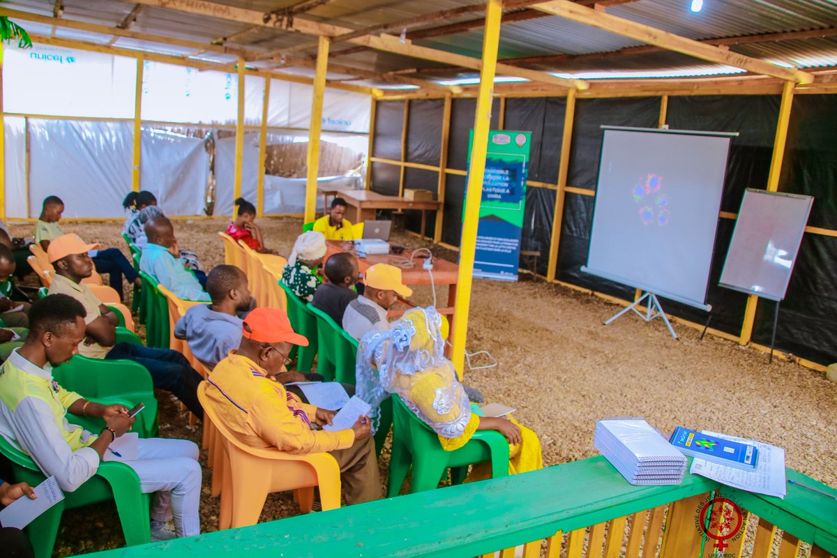 Initiative des jeunes filles en action tweet media