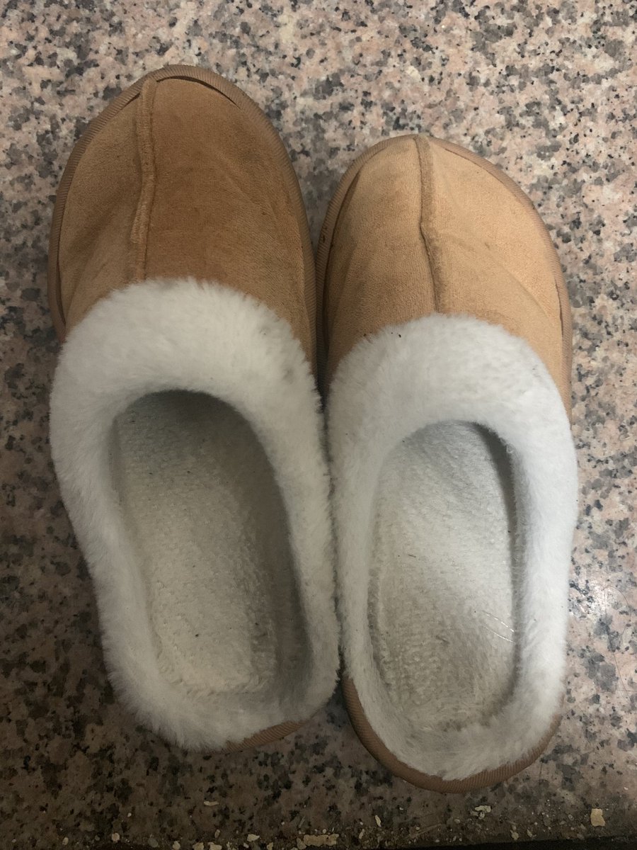 dudum0123's tweet photo. 신발장 정리 !!! 😎

설전에 신었던 신발들좀 팔려고 해요 !!

낡은 신발 혹은 더러운거 좋아하는 분들은 디엠 해주세요 !

#신던신발 #신발판매 #페티쉬 #페티쉬판매 #상납 https://t.co/NFzRJs0v02