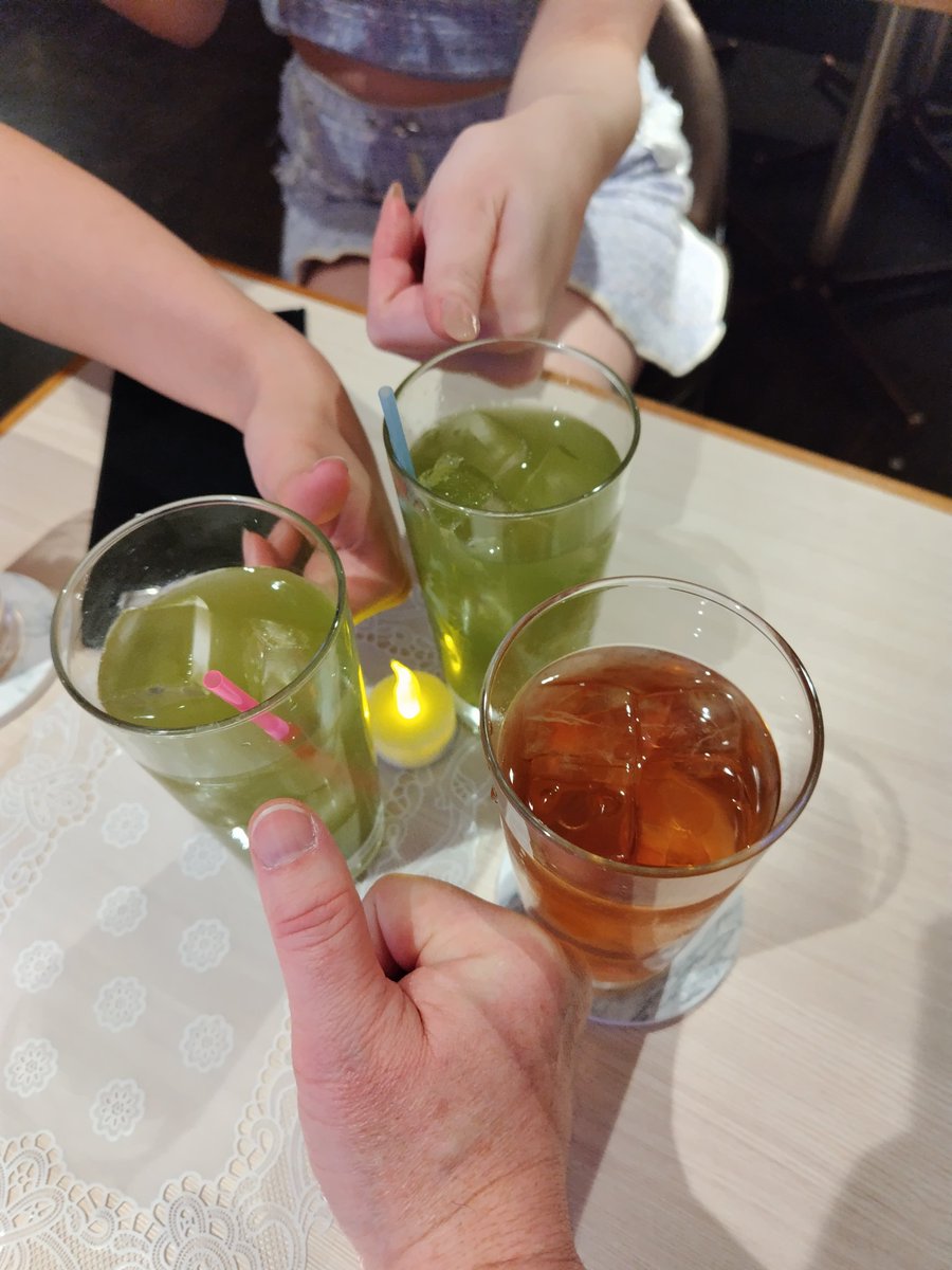 maru_hiroaki's tweet photo. #天上天使 #コンカフェイベント
in #Mese
特典会のときとは違うドレスやお店の雰囲気でドキドキするし
会話も濃くて普段話してないことも話せて楽しかったわぁ
皆様お疲れ様でした
おっさんの会話に付き合ってくれてありがとう
次回の #ライブ も楽しみにしてる
#白雲もも #赤嶺茉夏 #藍川ちせ
#ALT https://t.co/x1sQdpqWHe