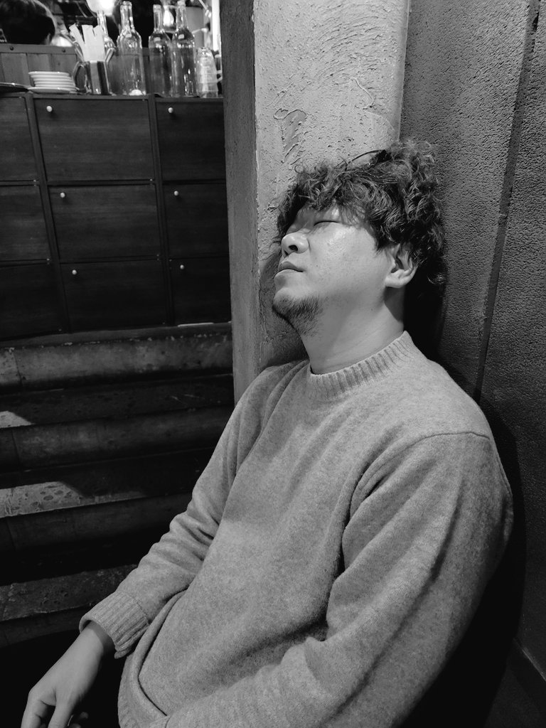 ライブの感想戦で2杯呑んで撃沈。
置いて帰ろうかな…