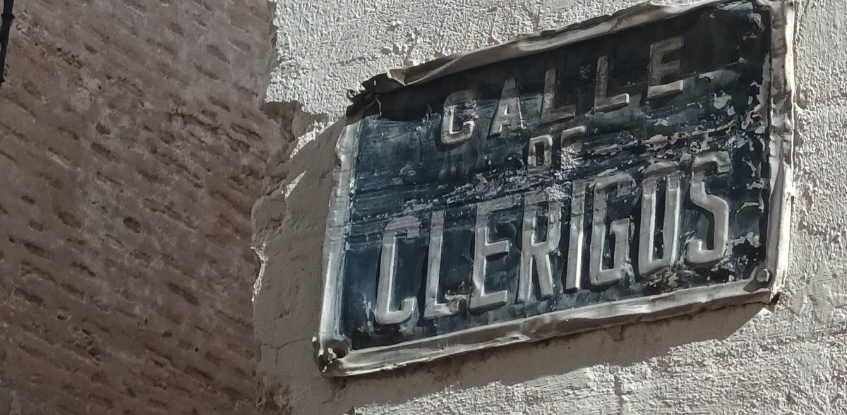 <a href="/nanticdigneiviu/">Casc Antic Digne i Viu</a> <a href="/Xativa/">Ajuntament de Xàtiva</a> <a href="/susannagomar/">Susanna</a> <a href="/LevanteCostera/">Levante Costera-Canal-Vall d'Albaida</a> <a href="/lasprovincias/">LAS PROVINCIAS</a> <a href="/radioxativaser/">Radio Xàtiva Cadena SER</a> <a href="/xtradiofm/">Xtradio</a> <a href="/copeintercom/">Cope InterComarcas</a> <a href="/portaldexativa/">Portal de Xàtiva</a> <a href="/diarixativa/">DiariDigital.es</a> <a href="/TV_Comarcal/">Televisió Comarcal</a> <a href="/EduardoCuatFort/">Eduardo Cuñat Forte</a> <a href="/AmparoVeraXativ/">Amparo Vera</a> És un no parar. Cada cantó de carrer estret del conjunt històric-artístic de #Xàtiva està " marcat" pel pas indiscriminat de vehicles de grans dimensions.