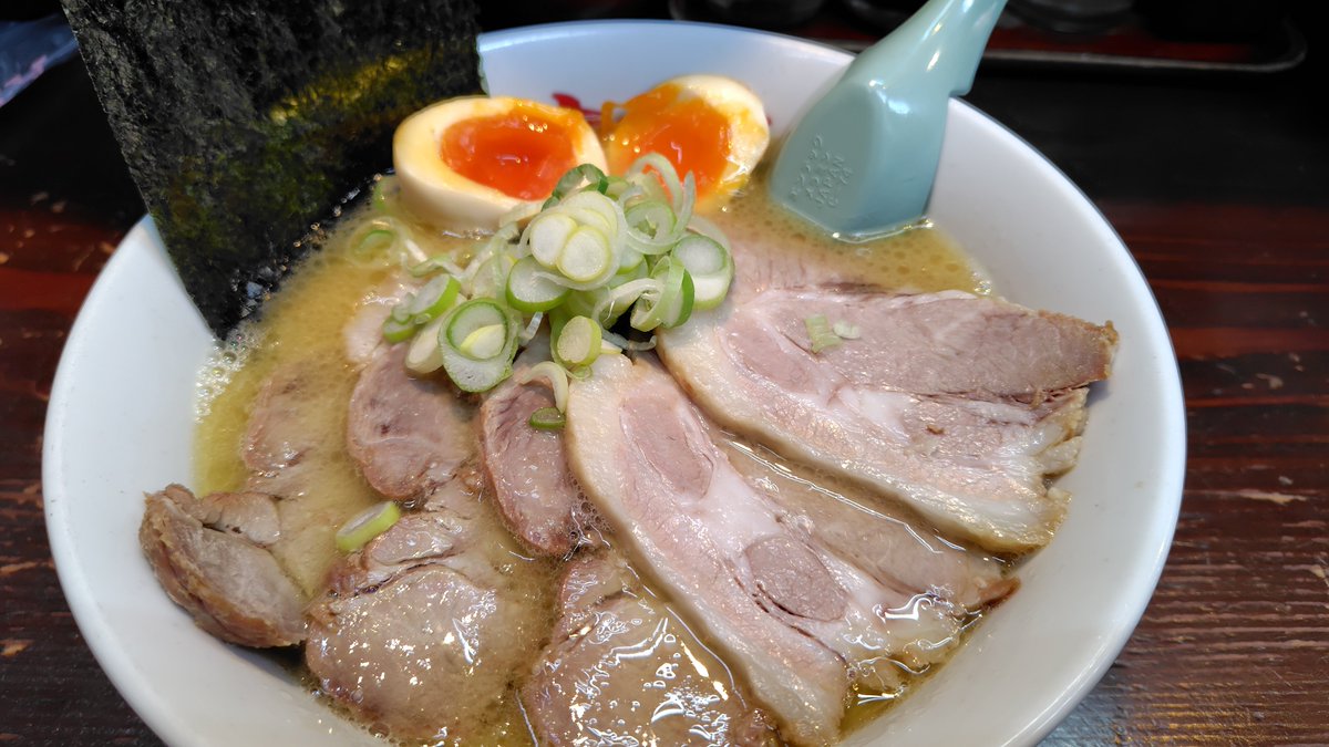 think1979's tweet image. 京急蒲田　轍　醤油ラーメン
千葉　雷　小ラーメン
平和島　さつまっこ　チャーシューメン