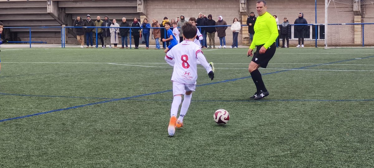 CultuAcademia's tweet photo. #CyDLAB Jornada 16
🏟️ Área Deportiva
Alevín B 4 - @cdboscoleon 1 https://t.co/IU9klKGADj