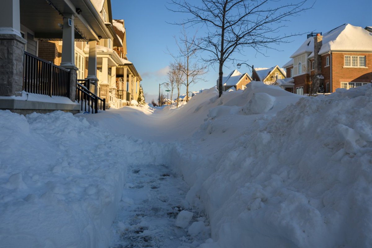 HUBInsureHunter's tweet image. Take action to protect your family, your guests and your home. ow.ly/XhgY50Y5pzP 
#onwinter #slipandfall #InsuranceHunter