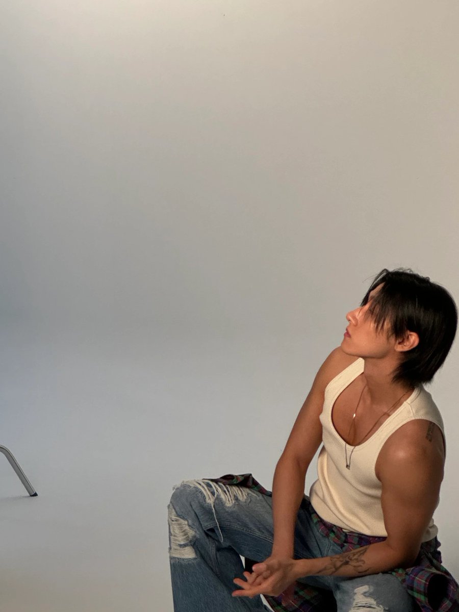 IM_NaverDaum's tweet photo. CK on his website :):

🔗https://t.co/Grkctxom5k

#IM #아이엠 💜🌹 https://t.co/VZtwvVIknU