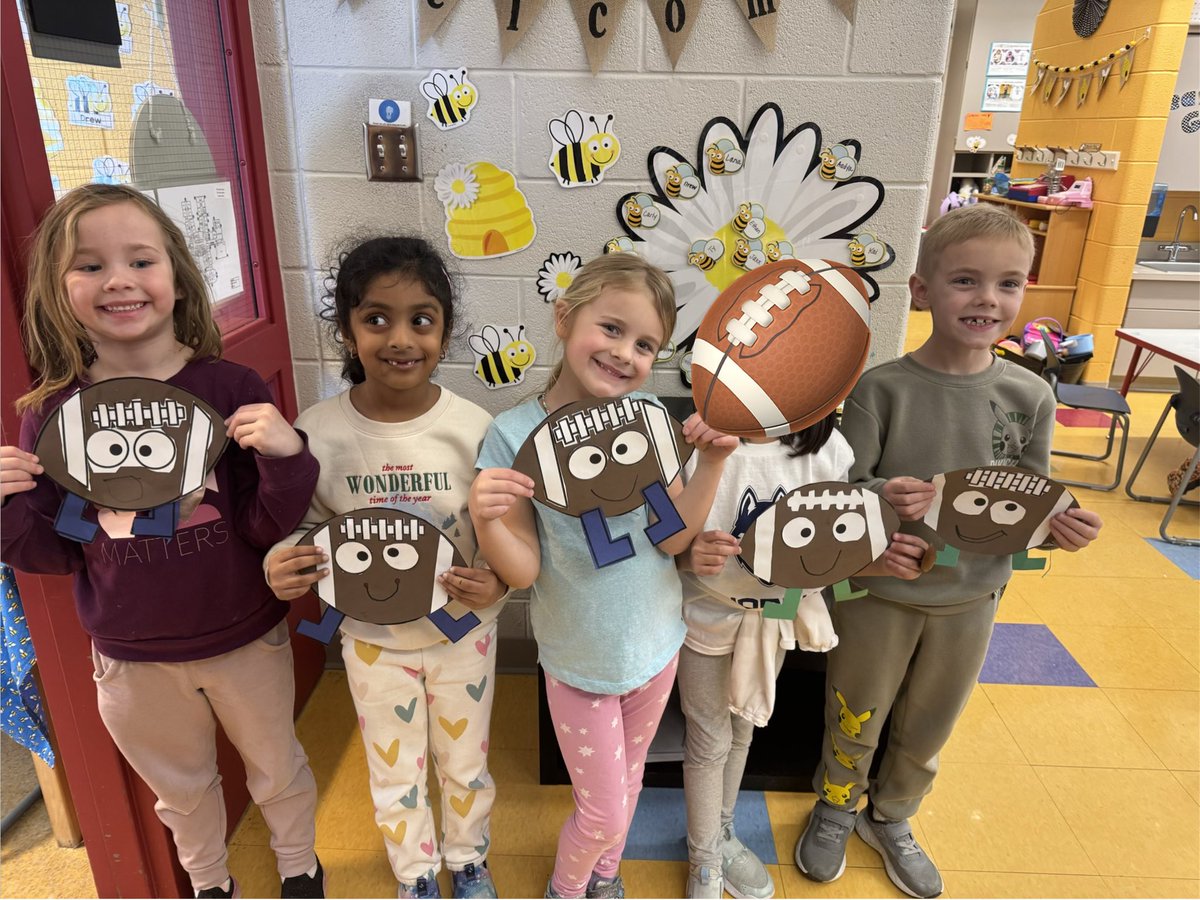 MrsStachecki's tweet photo. Who will win the Big Game? https://t.co/5m4cgqYrMv