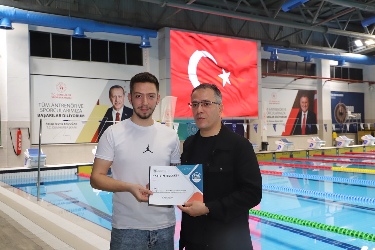 GSB_Konya's tweet photo. İlimizde faaliyet gösteren özel yükseköğrenim öğrenci yurtlarına yönelik hayata geçirilen “Yüzme Bilmeyen Kalmasın” Projesi kapsamında düzenlenen yüzme kurslarına katılan öğrenciler, eğitimlerini başarıyla tamamladı. https://t.co/TfvqlyVntk