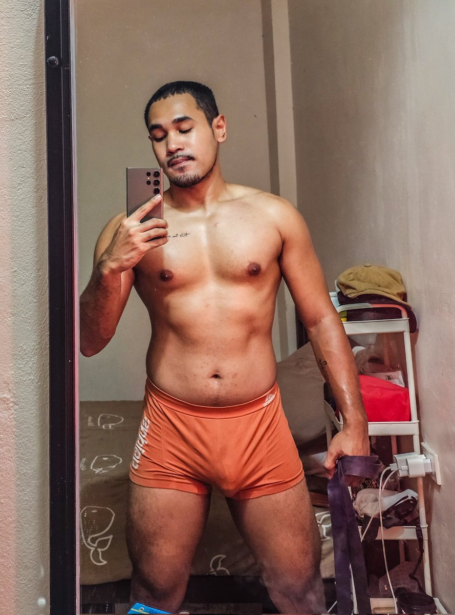 KissKrissX's tweet photo. 🧡🍊 https://t.co/9teV3lB4f1