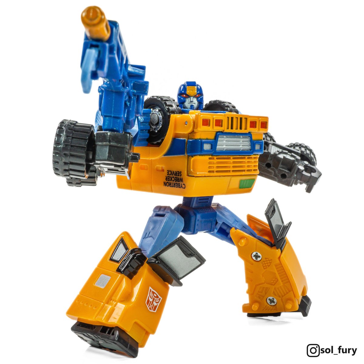 SolFury's tweet photo. "Yeah, I can build it, but I don't see the point. Cons'll just blow it up anyway."

Huffer - Botcon Exclusive Transformers Timelines: Games of Deception (Scout class, 2007)

#transformers
#botcon
#transformersclassics https://t.co/o75kZj75lO