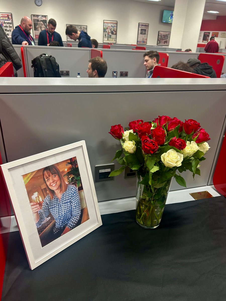 A touch of class from Arsenal who always remember Sunderland’s late press officer Louise Wanless 👏🙏❤️🤍

#arsenal
#safc