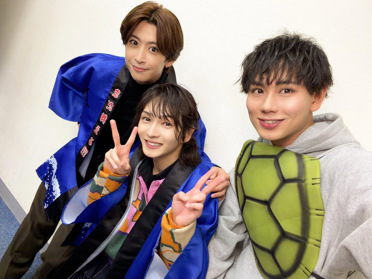 younanox0125's tweet photo. 宮崎湧生誕祭
『31才児、爆誕。（まだ成長期）
— Choose Your Flavor.』

今じゃないと届けられないものが心にあったので、伝えられて幸せです。

何でも喰らいつくをモットーに
趣深い漢になれるよう、日々拾い集めていきます

今日この日に宮崎湧を選んでくれて、
想ってくれて本当にありがとうございました。

お祝いに駆けつけてくれた
なつ、かいと、ながと、燈くん、太郎ちゃん
一緒に過ごしてくれてありがとう🥒