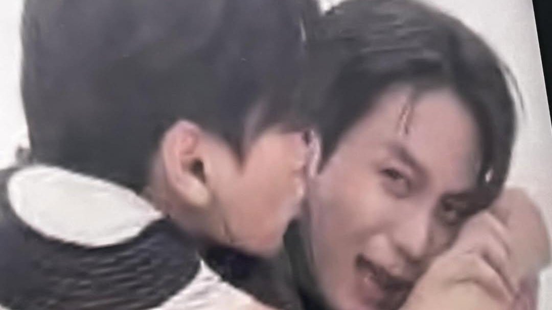 lvs_utopia's tweet image. differences between the video call units😭