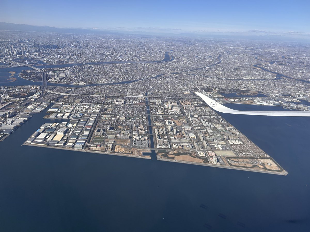 FaaboulousFaab's tweet photo. Hey @Ryanair look this beautiful pictures from your plane i took, can i have free Tickets now? https://t.co/CB3Te4qEfs