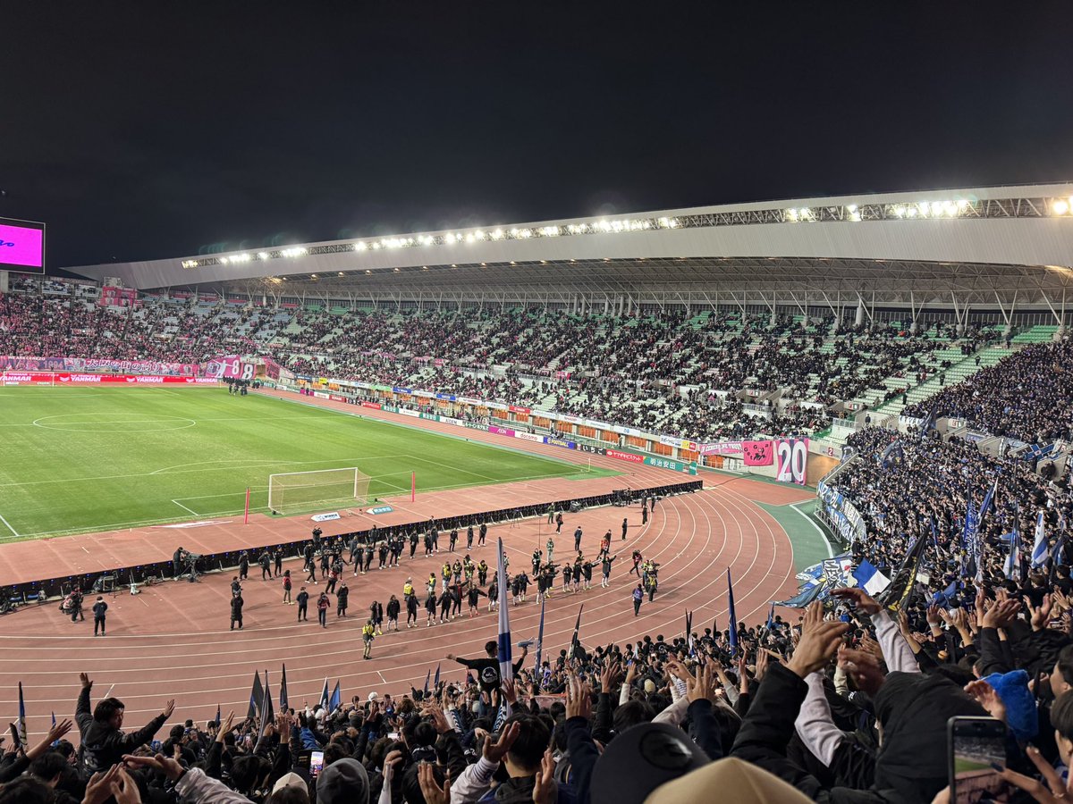 tatsu___10's tweet photo. 俺たちが大阪さ。青黒💙🖤🔥 https://t.co/A8pvL9KMKj