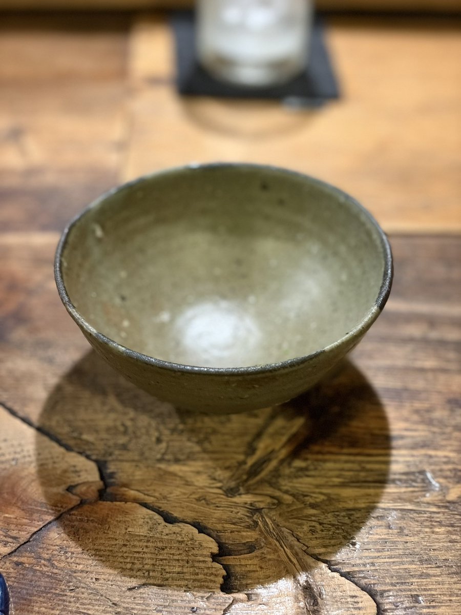 完食。えいようさんの器の中では新顔の、小野哲平さんの飯碗が渋くて