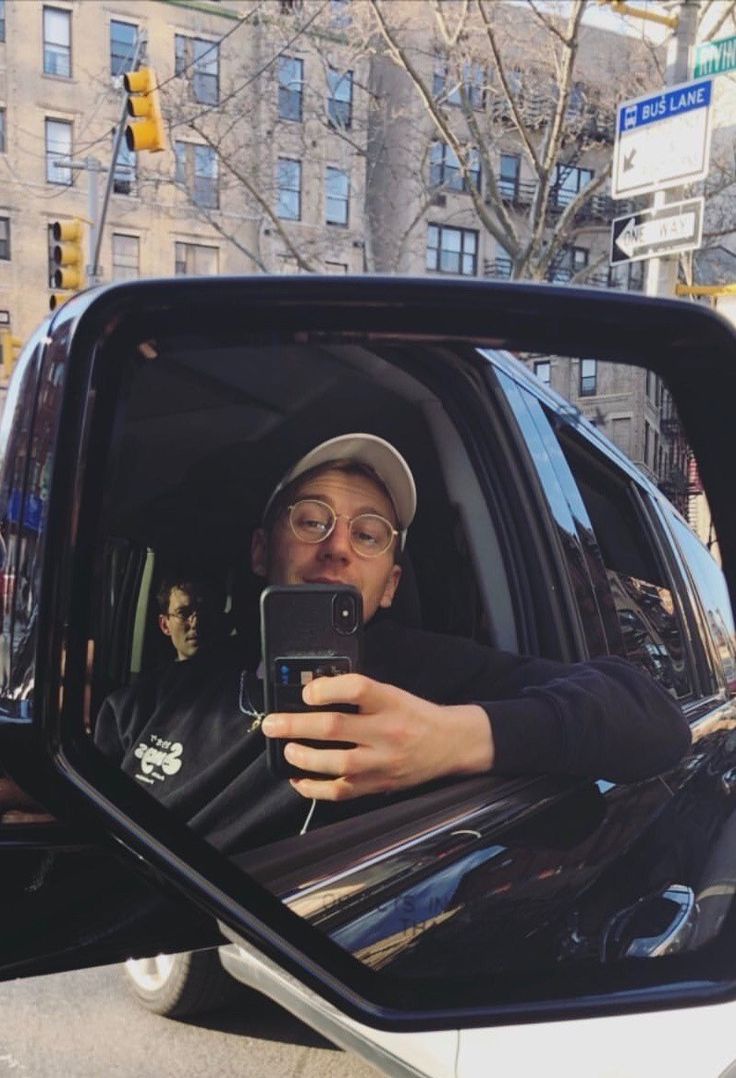 GAEveryHour's tweet image. 