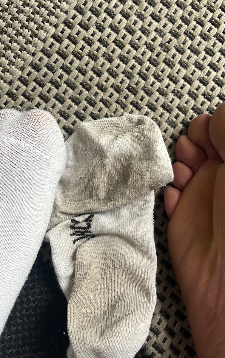 MissVictoria25's tweet photo. Which one would you sniff first? 👃

#ayakfetişi #finansalköle #footfetish https://t.co/iP33stkmja