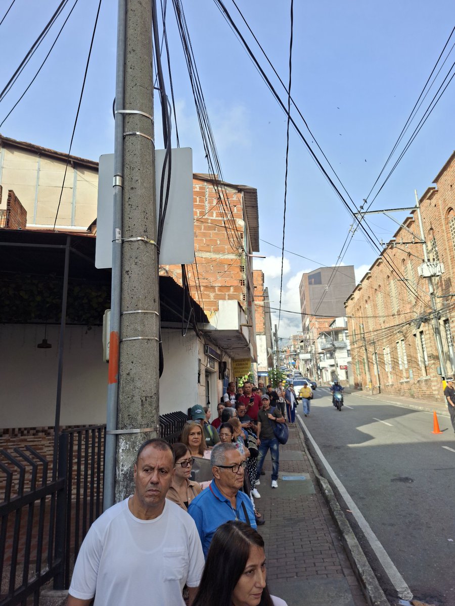 Andrés Parra tweet media