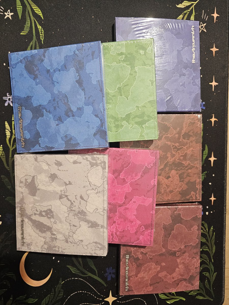 ENHYPEN 

Album - The Sin : Vanish (fugitives ver)

Disponible sur le vinted de la boutique :

vinted.fr/member/2705691…

J'en ai plusieurs de chaque versions 😇