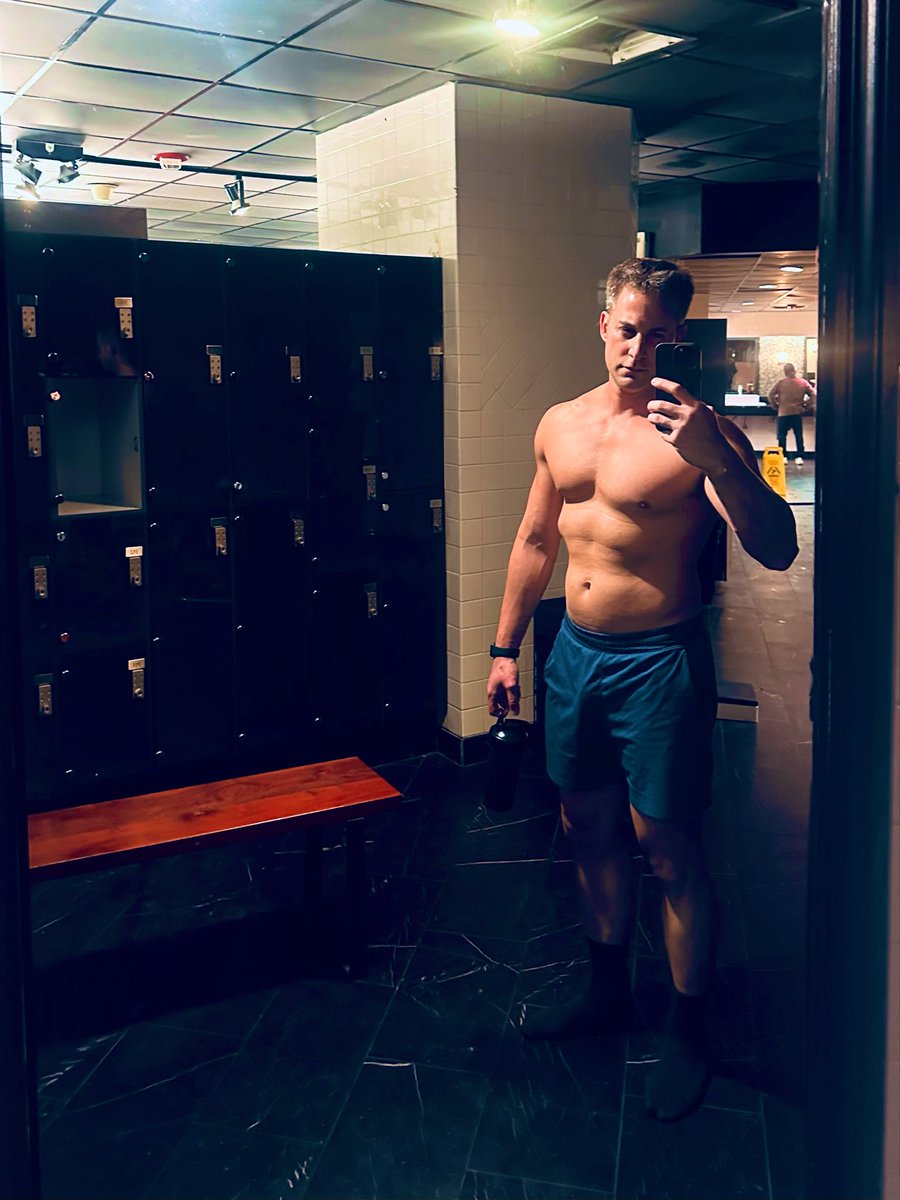 ThorePhilip's tweet photo. Proteins #gay #onlyfans #of #fuck #gaysex #porn #raw #gayman #male #gym #gymbros #gymlocker https://t.co/ZGYYXrRhd3