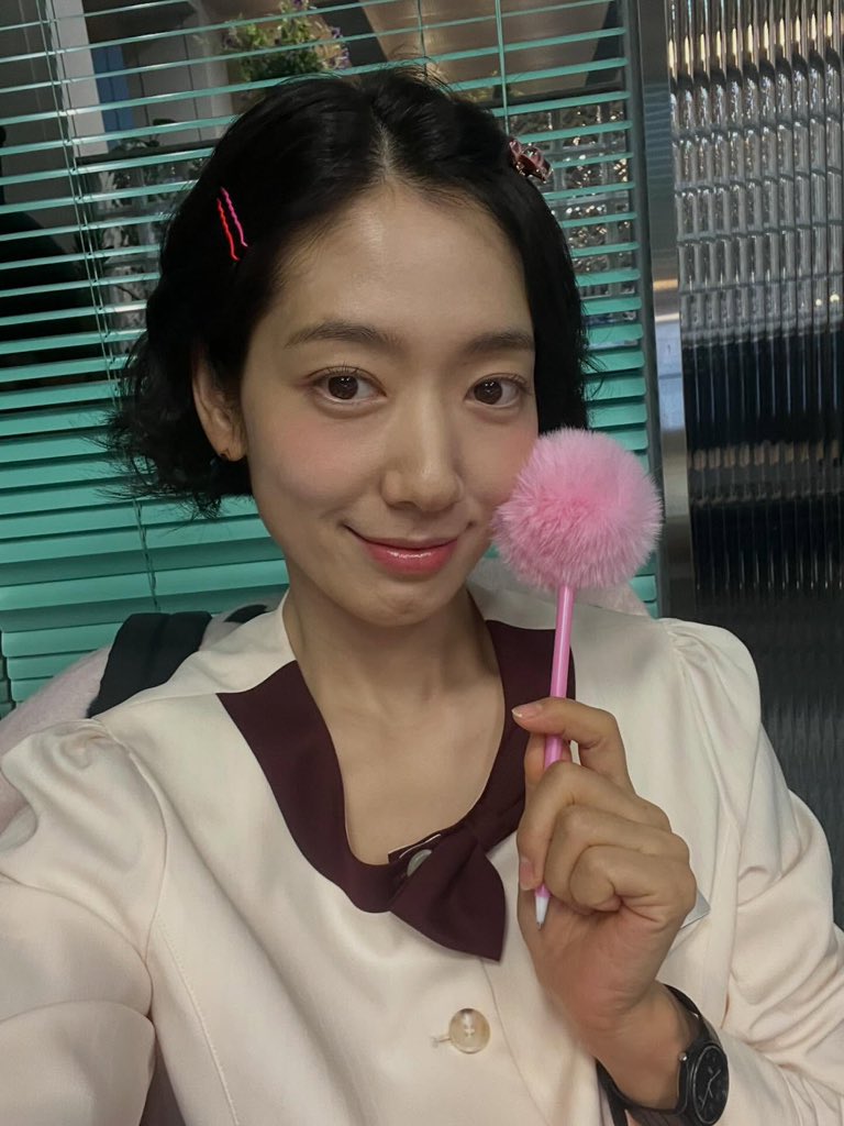 PSH_THAI's tweet image. [7/2/26 IG #ssinz7] 

ปิดด้วยสีชมพู!!!!!!!!!!!!!!
#undercovermisshong
จะโต้รุ่งก็ต้องเก็บผมหน้าม้า

#พัคชินฮเย #ParkShinHye #박신혜