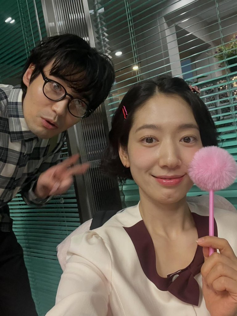 PSH_THAI's tweet image. [7/2/26 IG #ssinz7] 

ปิดด้วยสีชมพู!!!!!!!!!!!!!!
#undercovermisshong
จะโต้รุ่งก็ต้องเก็บผมหน้าม้า

#พัคชินฮเย #ParkShinHye #박신혜