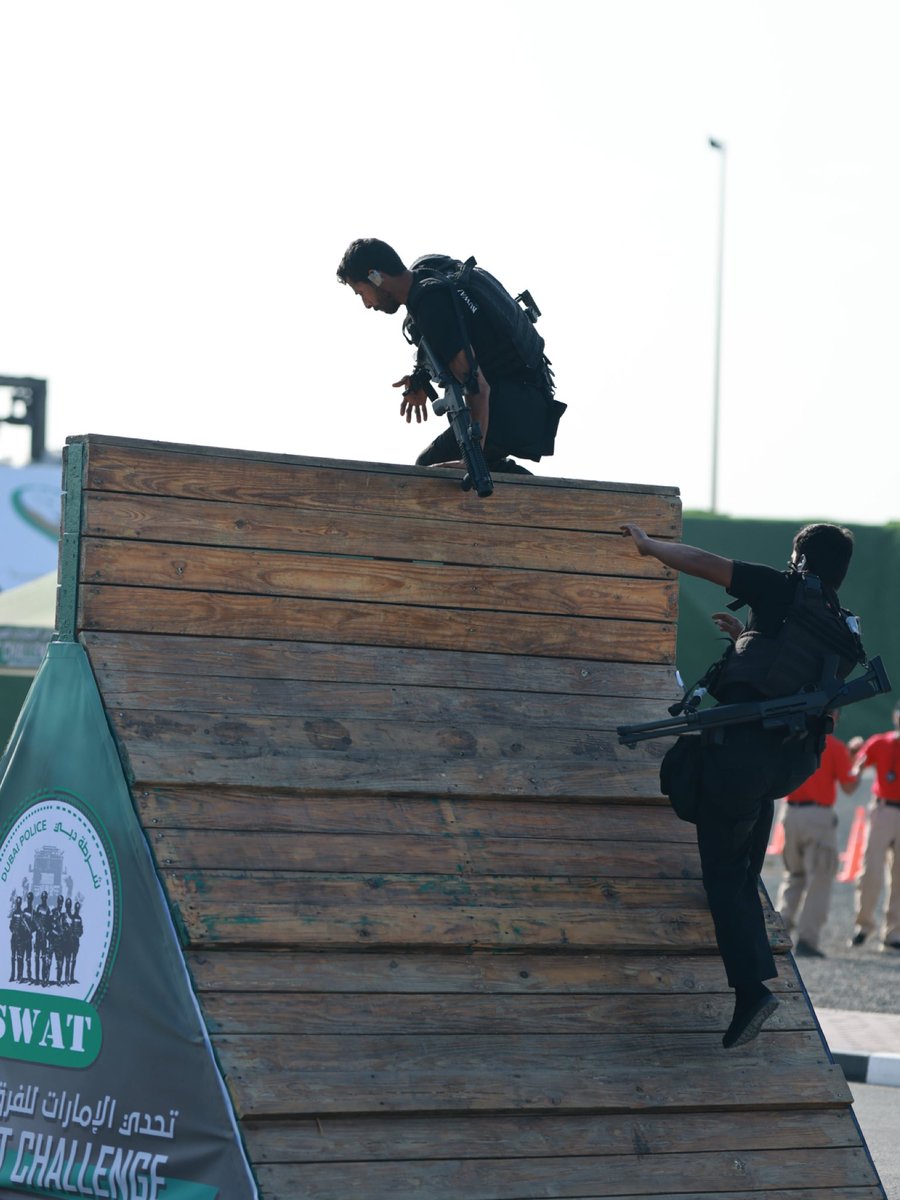 swat_challenge's tweet image. Discipline and precision on full display by the Kuwaiti team. 🇰🇼

#UAESWATChallenge