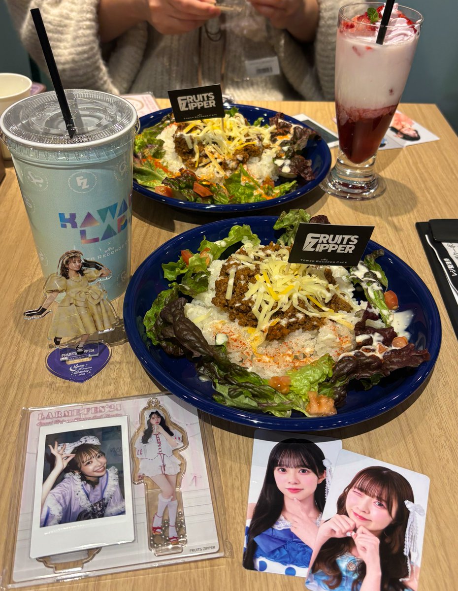 カワラボカフェ行ってきた🍹✨
おいしかったー！！
トレカがくじ引きで決まるから楽しかった😘

#カワラボカフェ