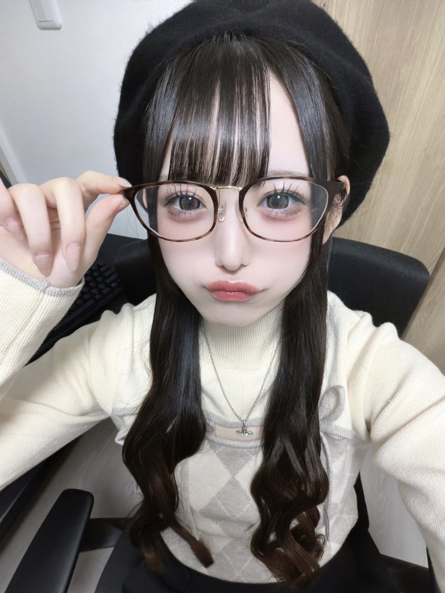 みこら tweet media