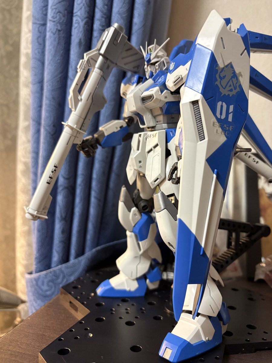 Peaceful_Wild's tweet photo. クスィー完成して、ペーネロペー作ろうと思ったけど、作りっぱなしで墨入れもデカールも貼らずに10年以上放置してたMG Hi-νガンダムに着手✨

良いね良いね👍 https://t.co/1JRjHvScDR