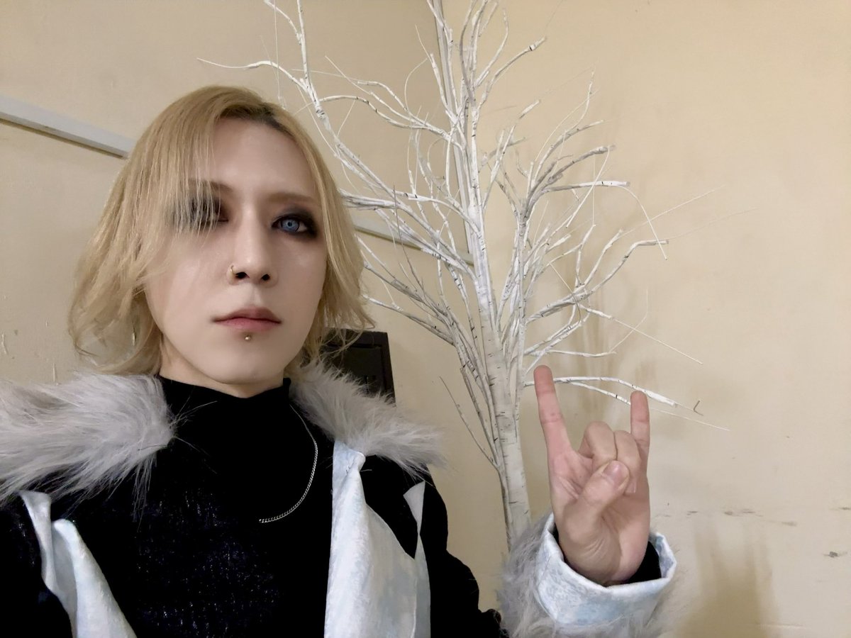 佳衣生誕祭2026
『dictatorial【K】ingdom XI』

セットリストを始め自分としても挑戦的な誕生日だったけど、見たい景色を見る事ができました。

案の定、今はまだ頭いっぱい胸いっぱいの状況だけど本当に幸せな1日だった。

皆、めちゃくちゃありがとう。
これからもついて来いよ！

#Spotify_WEST