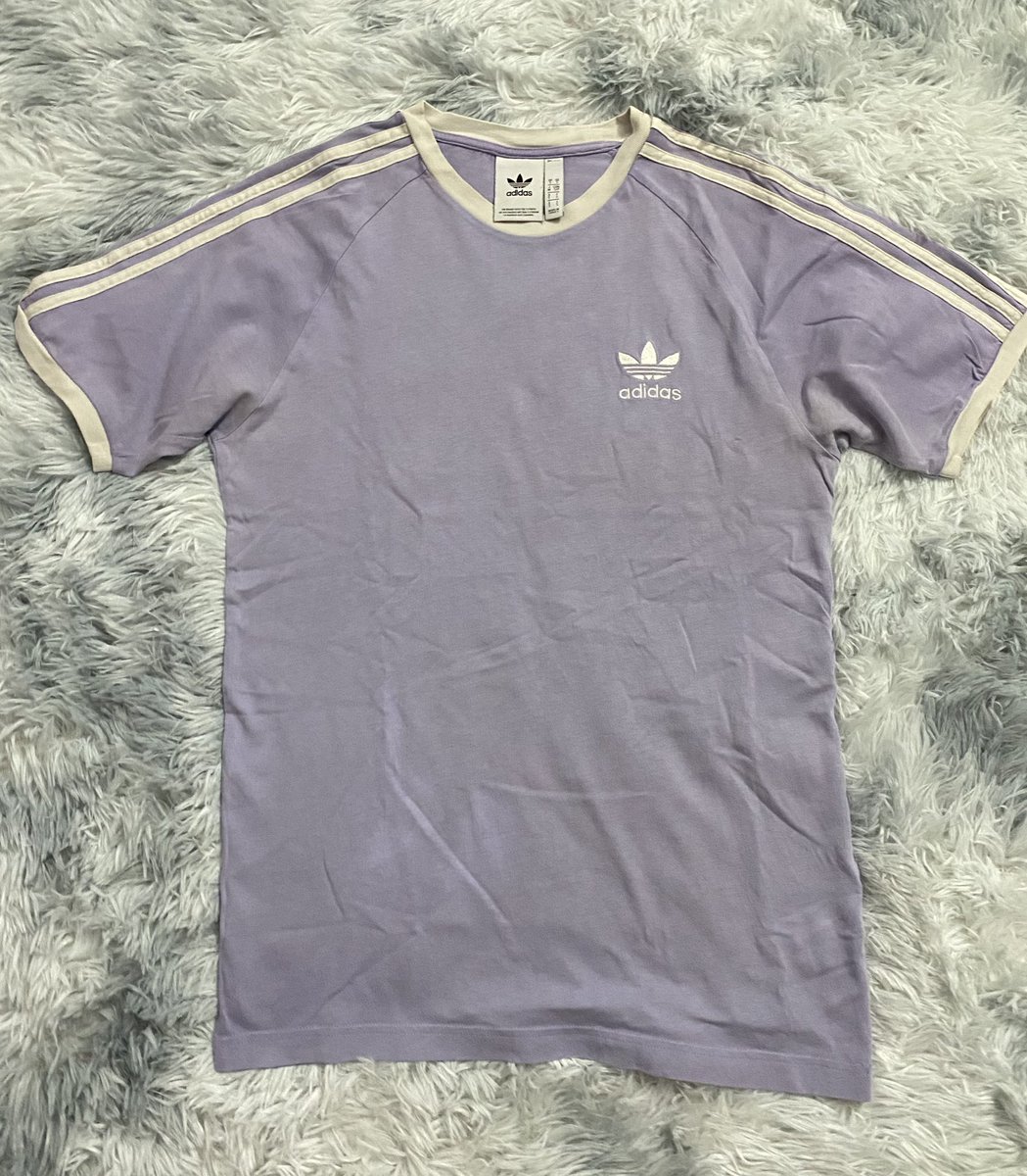 _sertid1's tweet photo. เสื้อยืด adidas สีม่วงพาสเทลแถบขาวของแท้ โลโก้ปัก แถบหมองนิดหน่อยเอาไปแช่เพิ่มออกน้า

อก 40 ยาว 28
ราคา 300 บาท 

#เสื้อadidas #ส่งต่อadidas #เสื้อผ้ามือสอง #ส่งต่อเสื้อผ้ามือ2 #โล๊ะตู้เสื้อผ้า #ส่งต่อstylist #เสื้อผ้ามือ2 #ส่งต่อเสื้อผ้ามือสอง https://t.co/stVJr9VwYa