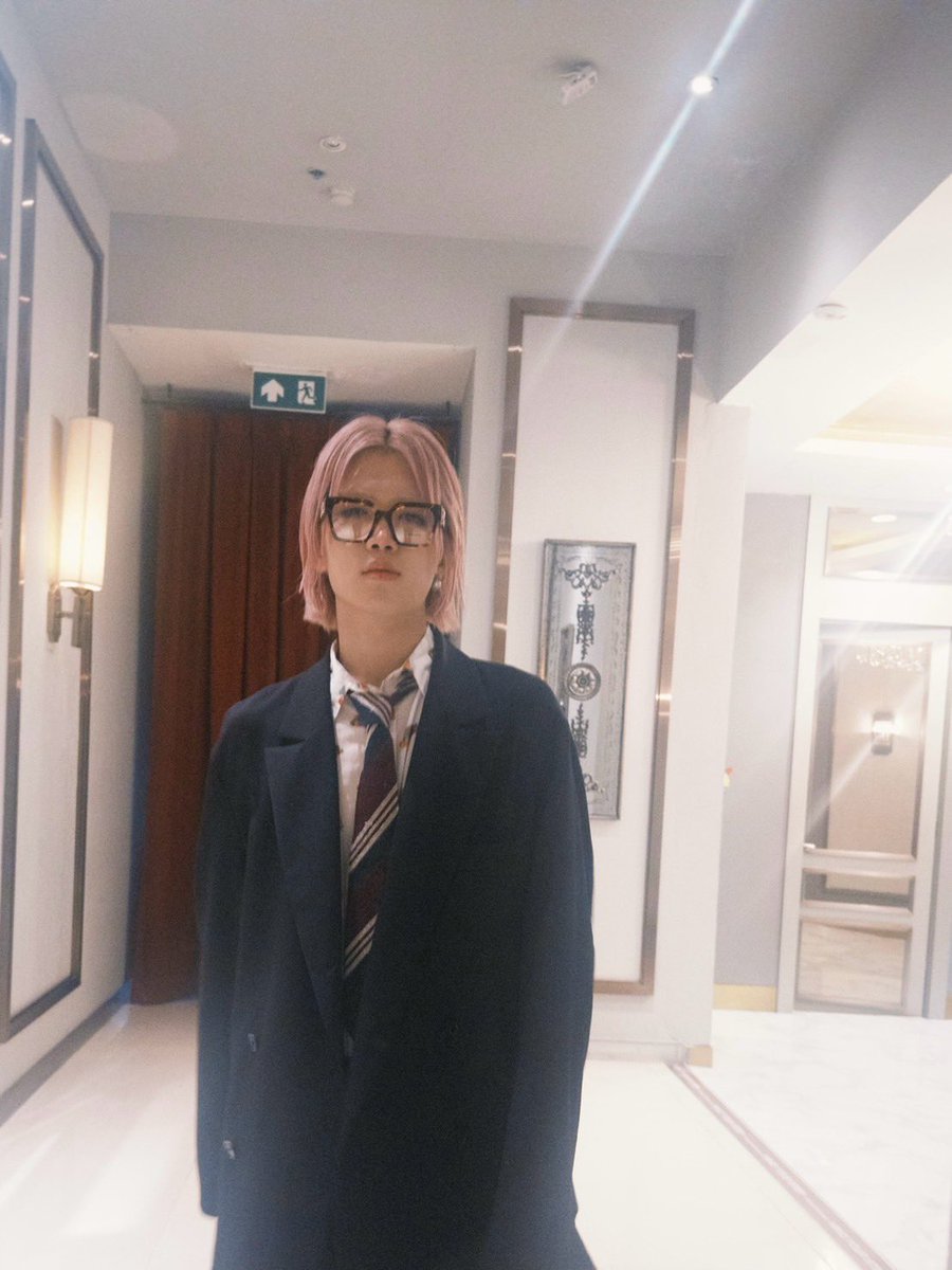 😗👋🏻

『BATTLE OF TOKYO ~美しき嘘~』
SPECIAL SCREENING &amp; FAN MEETING
に参加してきました〜

ขอบคุณทุกคนนะครับ✨

photo by 🐶

by Shunnosuke🐼

#魚がいっぱいいるぜ！
#KPinThailand
#KIDPHENOMENON #キドフェノ
