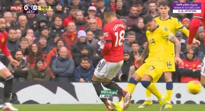 One was sent off, one wasn’t. 😂😂