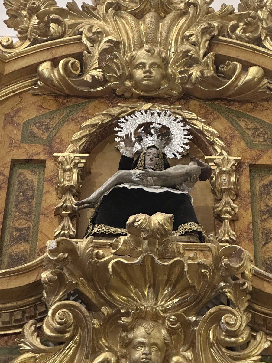 cada vez que viajo por España, mi misión es encontrarla a Ella
en Zamora de momento llevo ya tres
LQ+AAT