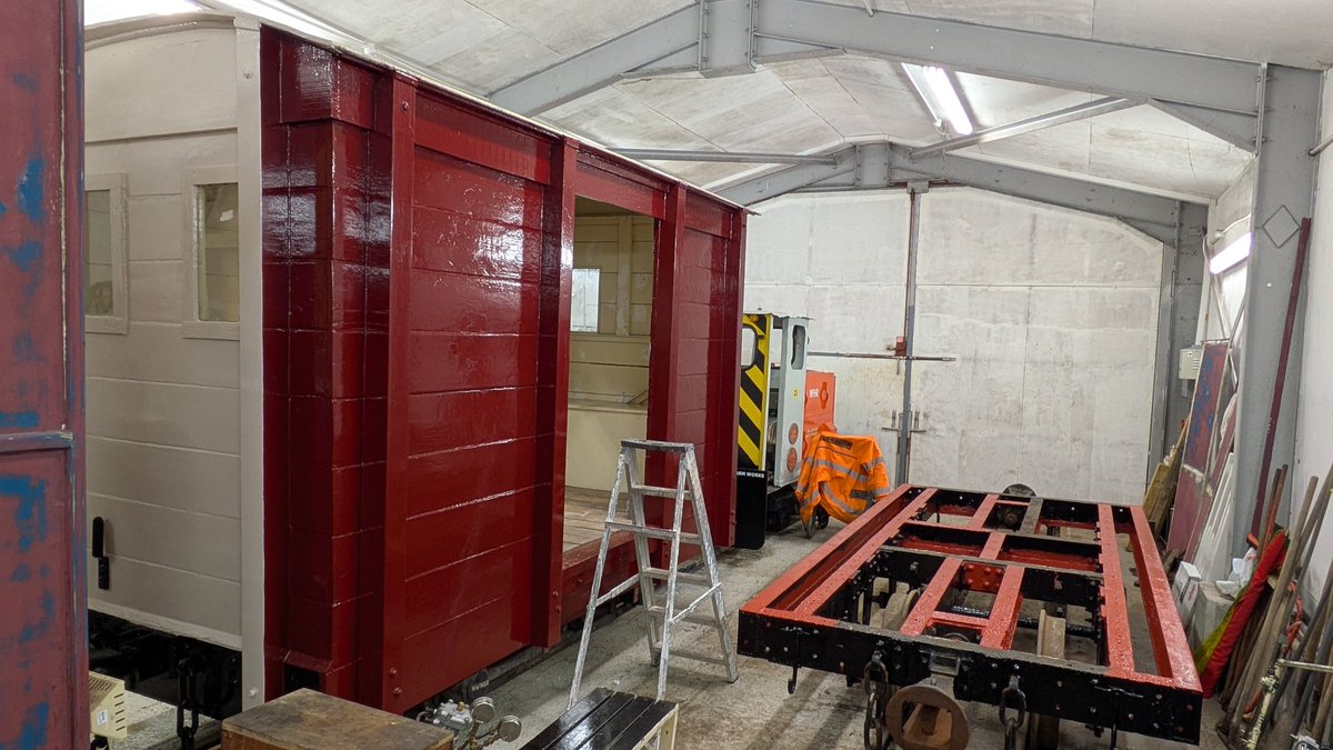 Preparing for the new season at the Welsh Highland Heritage Railway in Porthmadog. #Cymru #Wales

Come and help out in the carriage shops. 

Come and join us! Hwyl! 🏴󠁧󠁢󠁷󠁬󠁳󠁿👍
whr.co.uk/about/membersh…