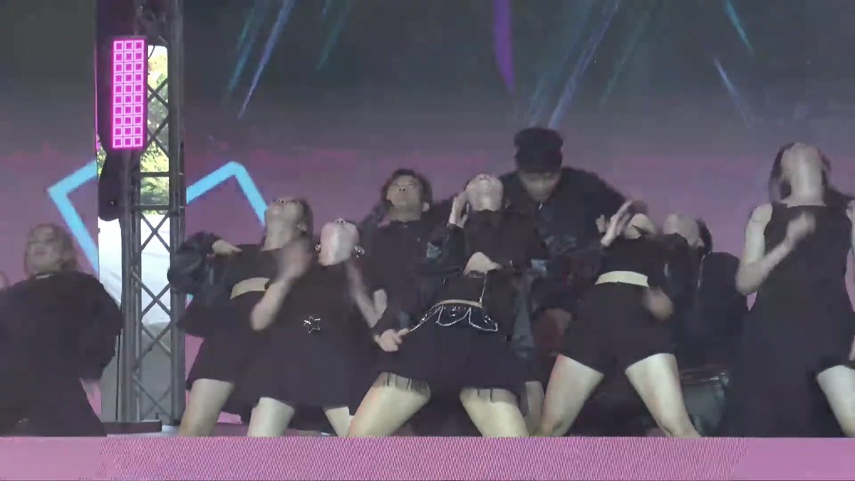 JAPAN EXPOTHAI LAND 2026 の佐々木莉佳子のステージ。 アンジュルム