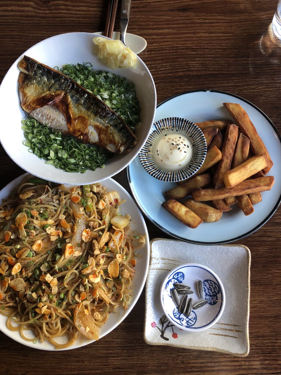 오늘은   썬키친에 왔어요
  썬키친에 오면 고구마튀김을무조건시켜야죠그쵸