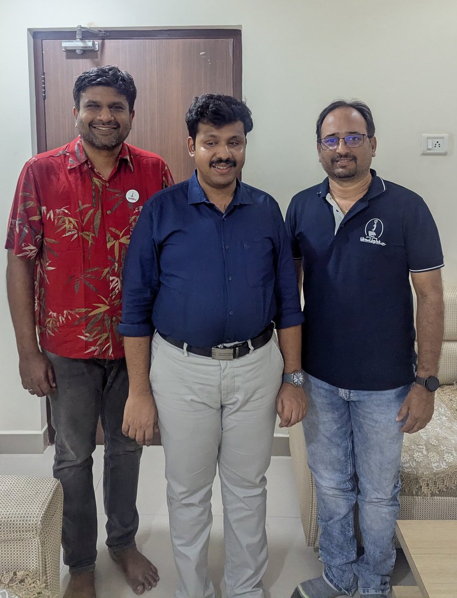 Barath_LTL's tweet photo. Met Tamil Nadu’s first visually impaired IAS officer, Thiru. @Gokulsks IAS, along with our coordinator Mr. Aravindan. Had an inspiring discussion on empowering the visually challenged community through employment, mobility &amp; technology training. 🌟
#Inclusion #LitTheLight https://t.co/rrfCNOOlmD