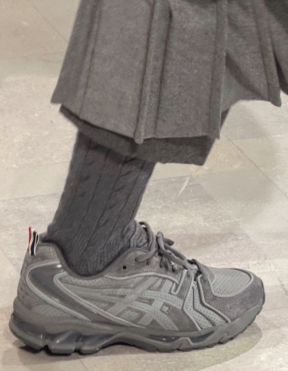 ChefDoomy's tweet image. Thom Browne unveiled their upcoming ASICS collaboration at the GQ Bowl last night.

📸: jiandeleon (IG)